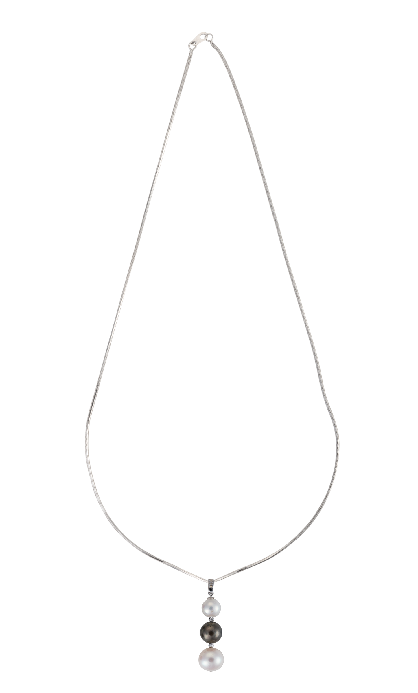 Collana in argento con perla a goccia