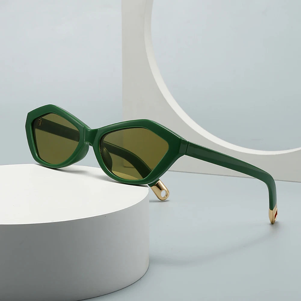 Cat-Eye Sunglasses | Retro-Modern Design with UV-Blocking Lenses 5