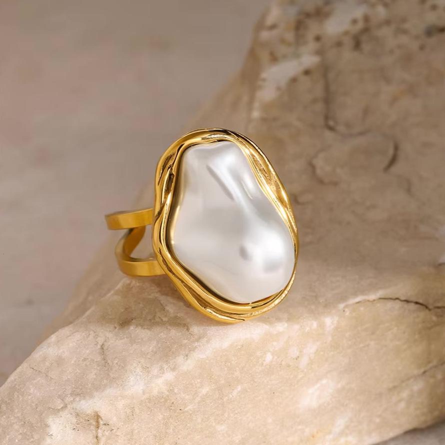 Chunky Pearl Ring | Unique Shape in 18k Gold Stainless Steel 2