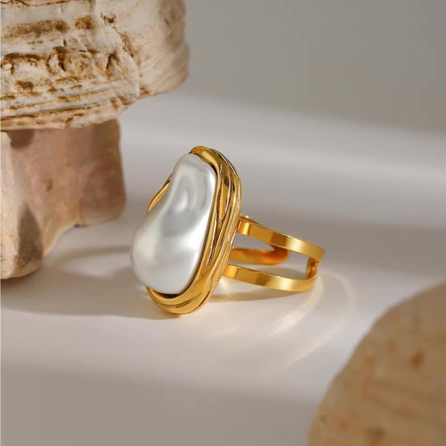 Chunky Pearl Ring | Unique Shape in 18k Gold Stainless Steel 4