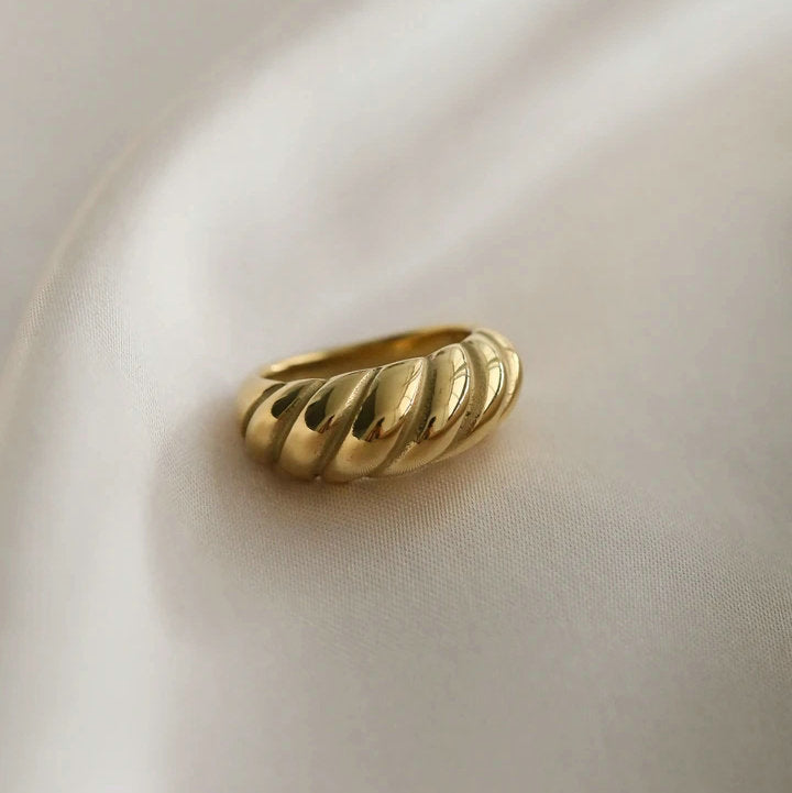 Dainty Crescent Ring | 18K Stainless Steel, Hypoallergenic and Tarnish Resistant 5