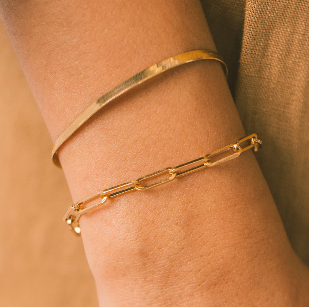 Minimalist Gold Paperclip Bracelet | Ethically Sourced Stainless Steel with 14k Gold Plating 1