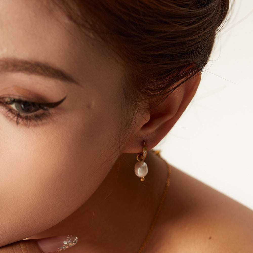 Pearl Earrings | Freshwater Pearls on 18k Gold Hoops 5