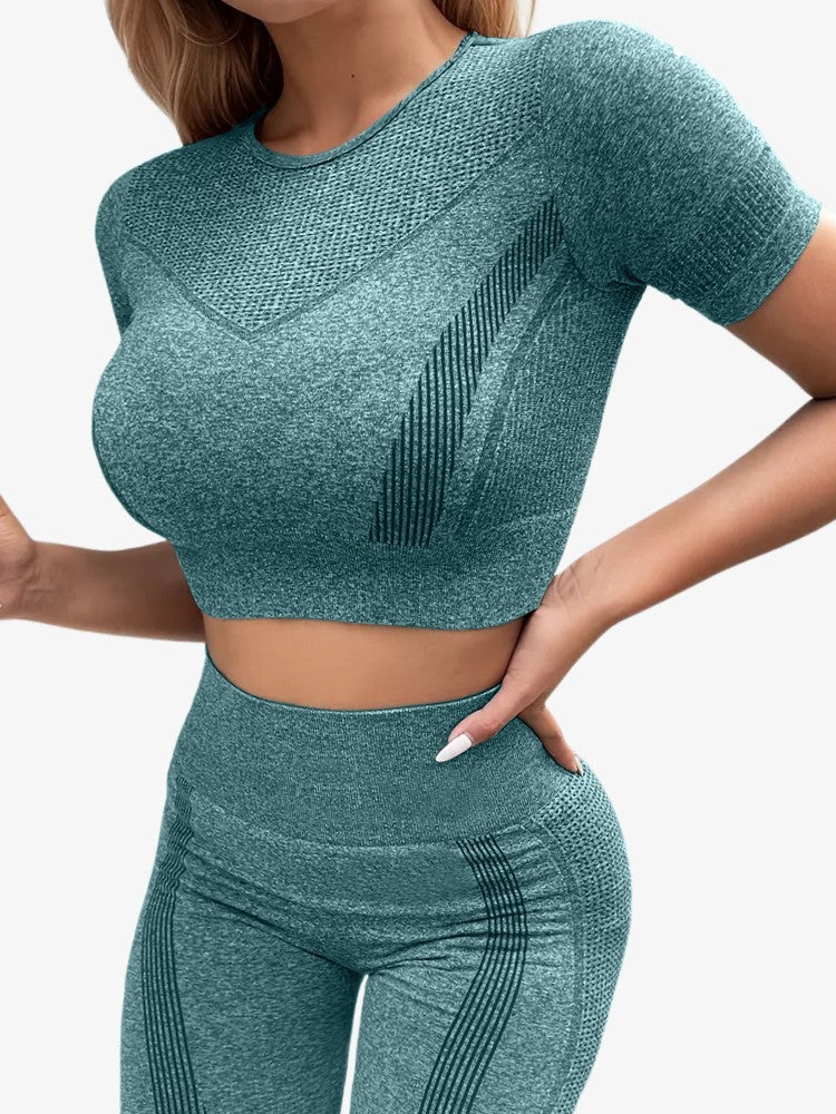 Seamless Training Set | Stylish Crop Top and Leggings for Active Women 6