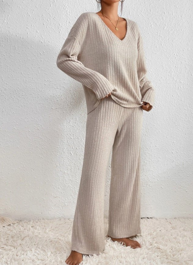 Two-Piece Womens Lounge Set in Soft Fabric | Modern Loungewear Set for Comfortable Relaxation and Versatile Outfits 6