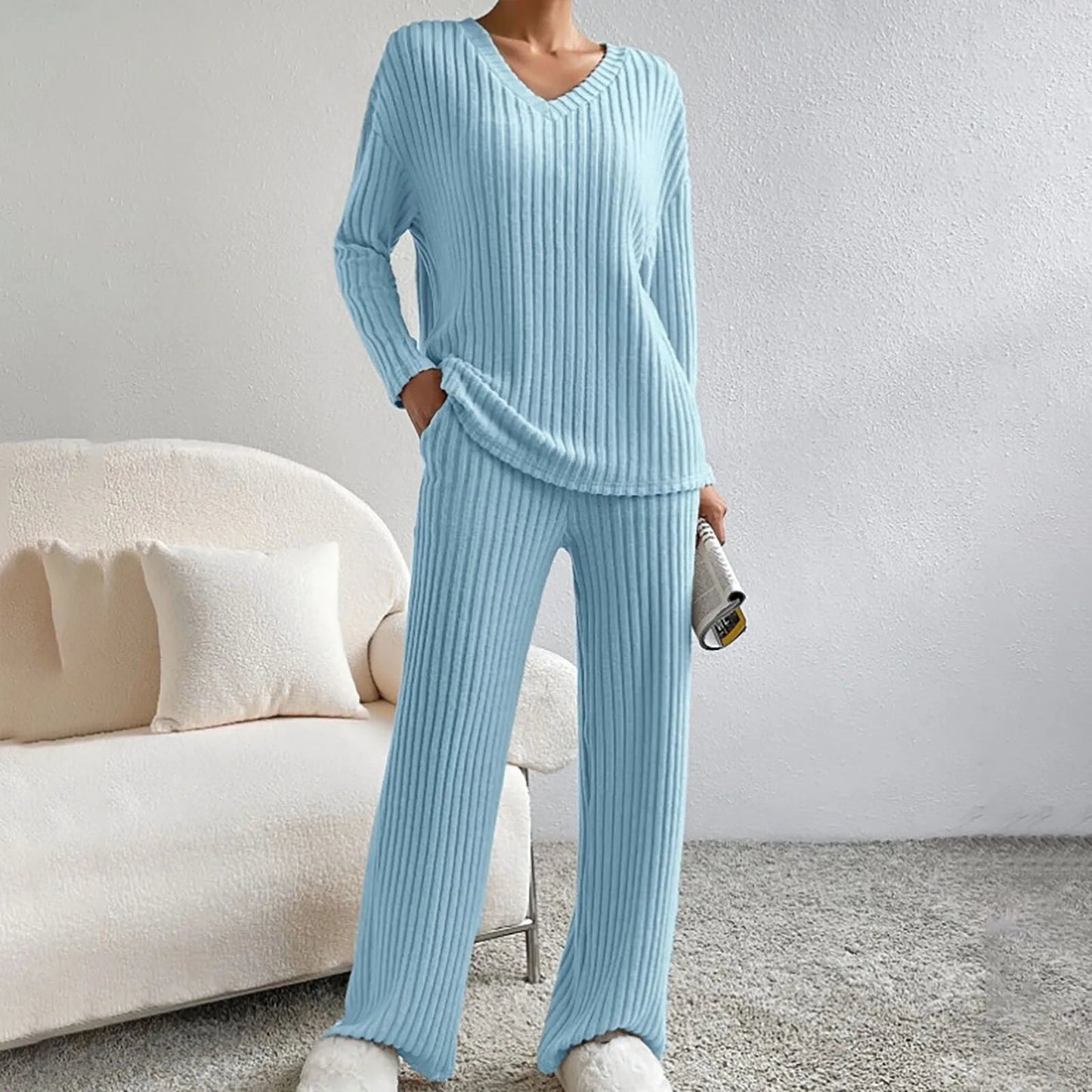 Two-Piece Womens Lounge Set in Soft Fabric | Modern Loungewear Set for Comfortable Relaxation and Versatile Outfits 9
