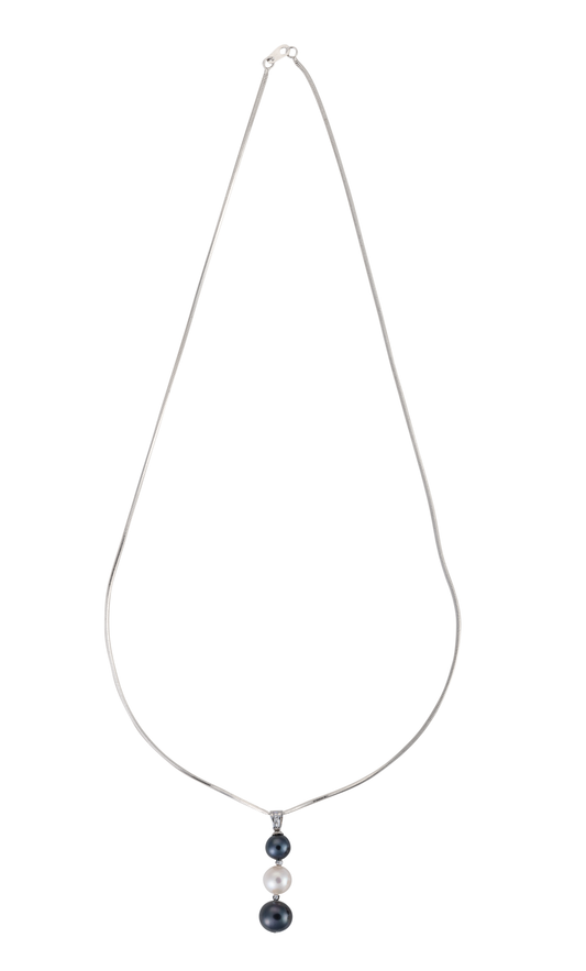 Collana in argento con perla a goccia