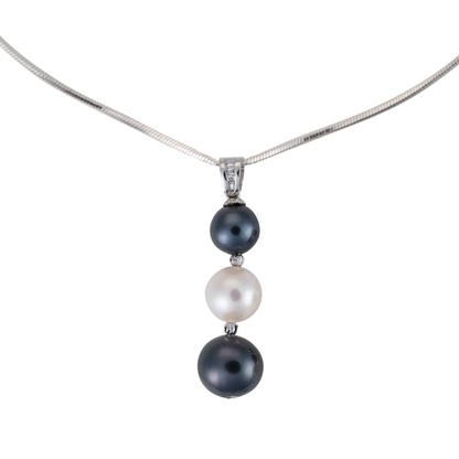 Collana in argento con perla a goccia