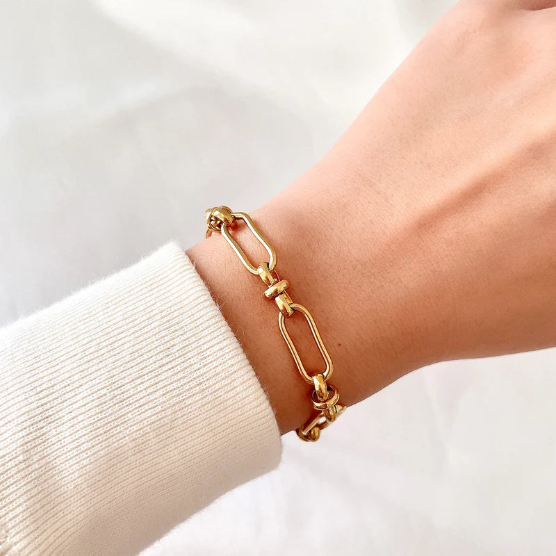Dainty Paperclip Chain Bracelet | Waterproof 18k Gold with Hypoallergenic Design 1