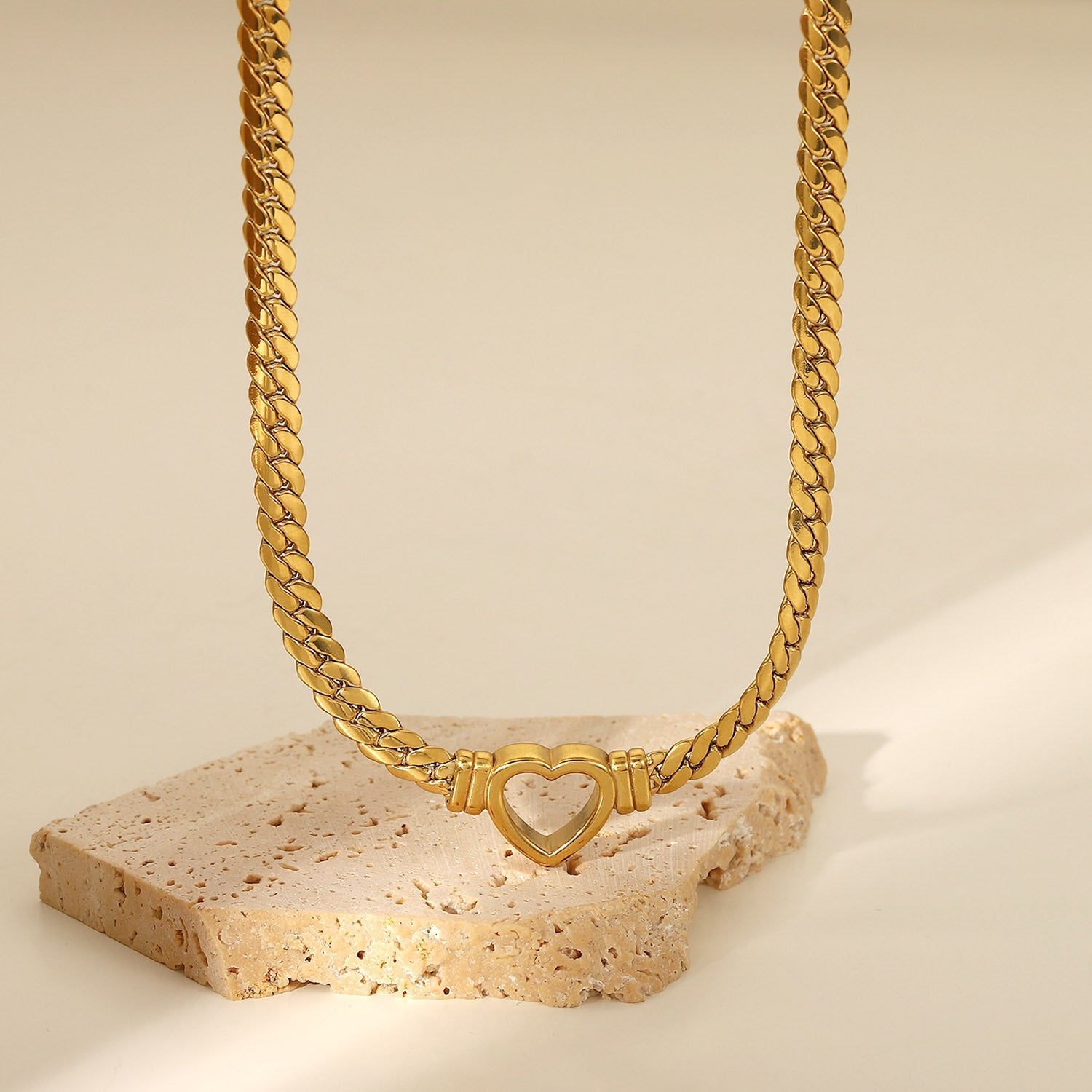 Heart Choker Necklace | Minimalist 14k Gold Design with Hypoallergenic Features 4