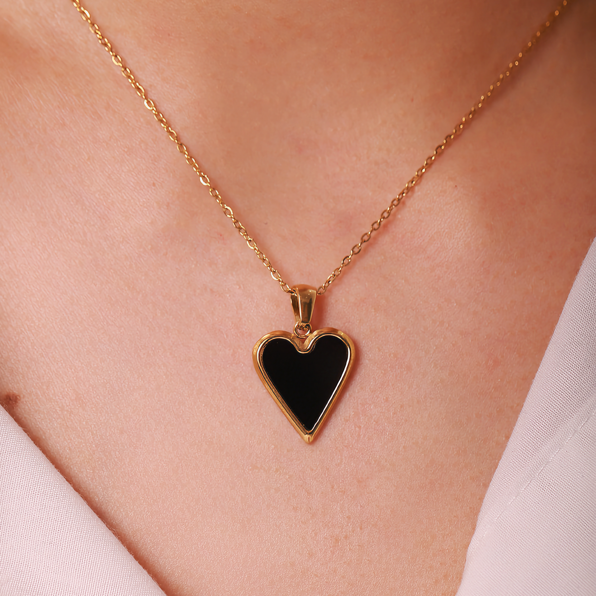 Heart Pendant Necklace | Waterproof Gold Chain with Timeless Design 5
