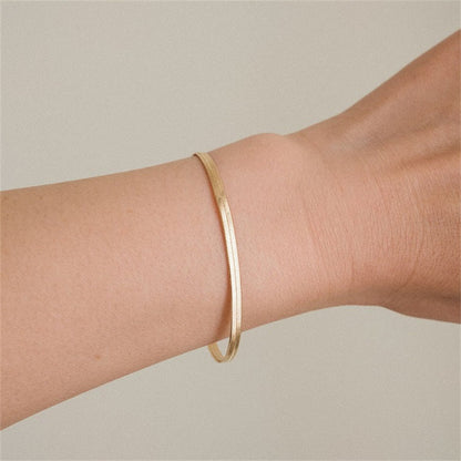 Herringbone Bracelet | Luxurious Gold-Plated Stainless Steel Accessory 2