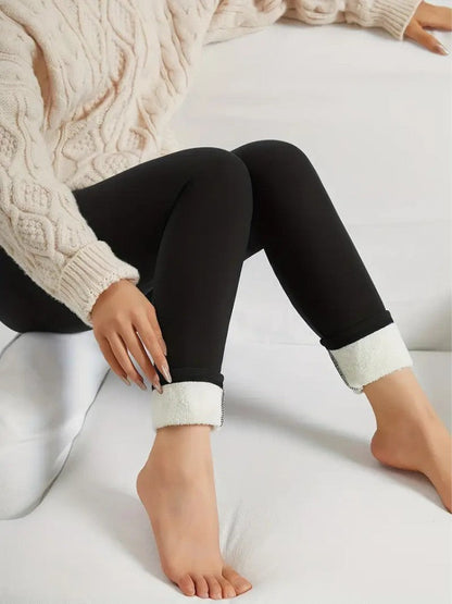 Insulated Winter Sports Leggings | Fleece-Lined for Comfort and Flexibility 2