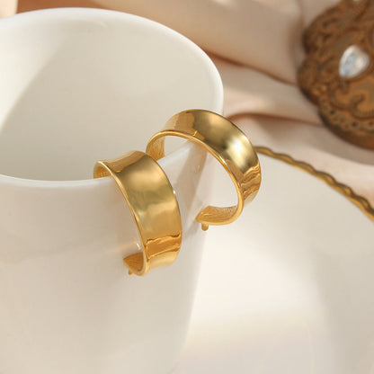 Minimalist Hoop Earrings | 18k Gold-Plated Stainless Steel Design 2