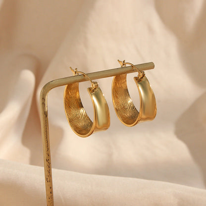 Minimalist Hoop Earrings | 18k Gold-Plated Stainless Steel Design 4