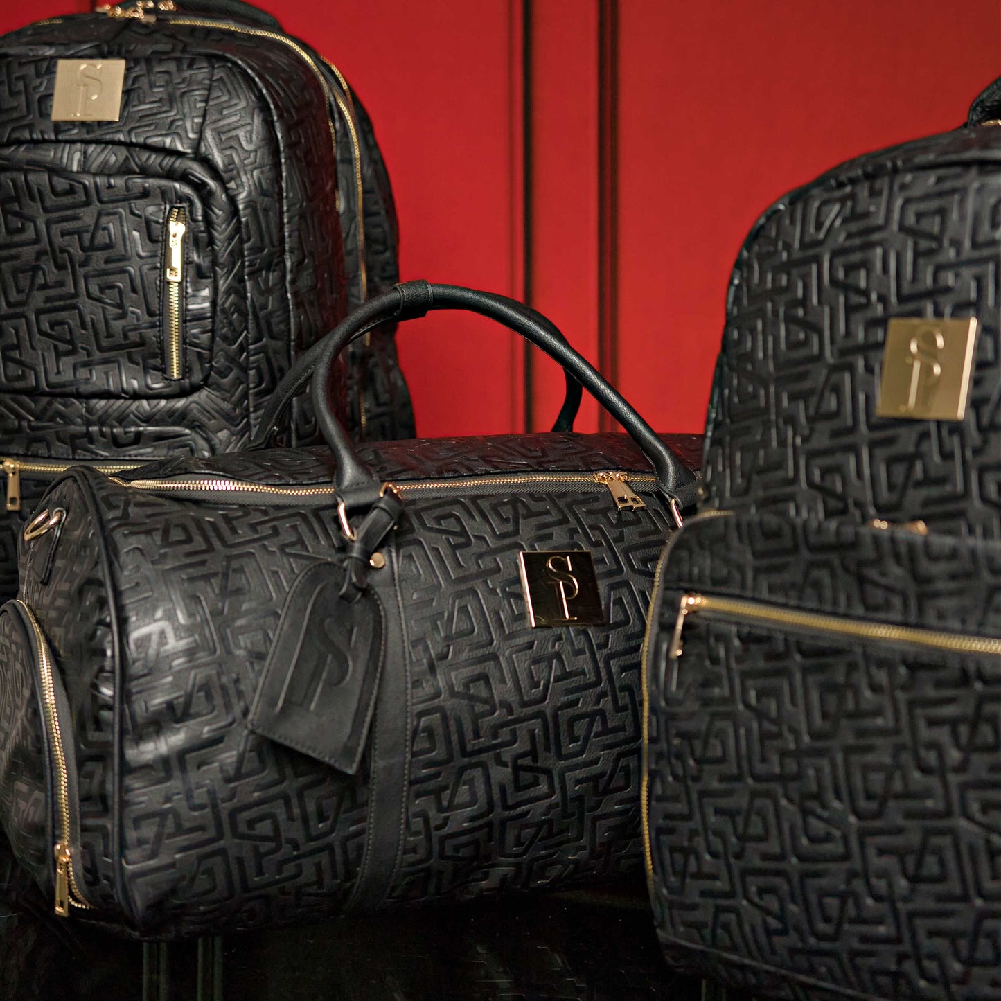 Ensemble de 3 sacs en cuir monogrammé (Sac à dos Signature, sac de tous les jours et sac de voyage)
