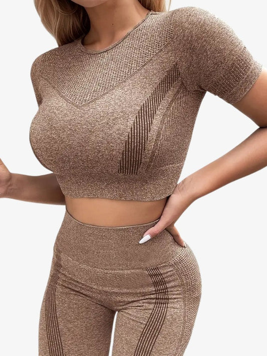 Seamless Training Set | Stylish Crop Top and Leggings for Active Women 0