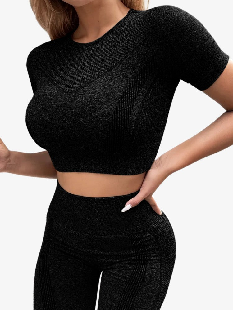 Seamless Training Set | Stylish Crop Top and Leggings for Active Women 4