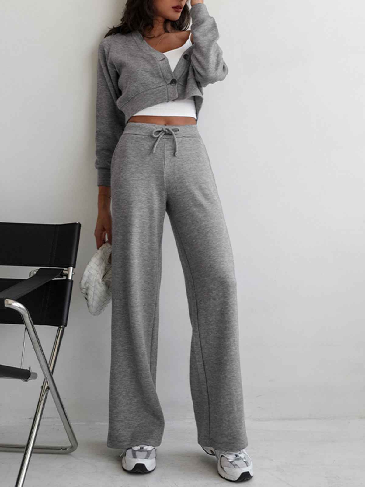 Sporty Crop Jacket | Lightweight Jersey with Slight Stretch and Modern Fit 3