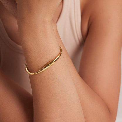 Twisted Gold Bangle | Hypoallergenic Stainless Steel-Plated 18k Gold 1