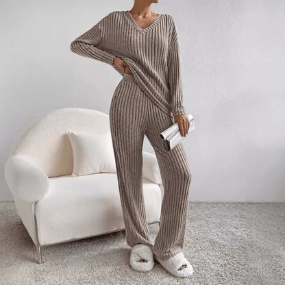 Two-Piece Womens Lounge Set in Soft Fabric | Modern Loungewear Set for Comfortable Relaxation and Versatile Outfits 11