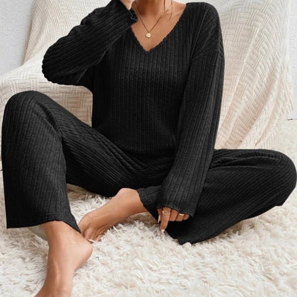 Two-Piece Womens Lounge Set in Soft Fabric | Modern Loungewear Set for Comfortable Relaxation and Versatile Outfits 5