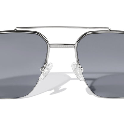 Lunettes de soleil aviateur noires audacieuses