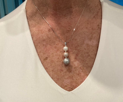 Collana in argento con perla a goccia